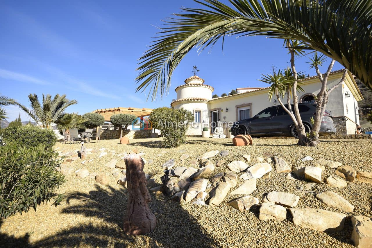 3 bedroom Villa for sale in Cantoria with pool - € 299,950 (Ref: 8796638)