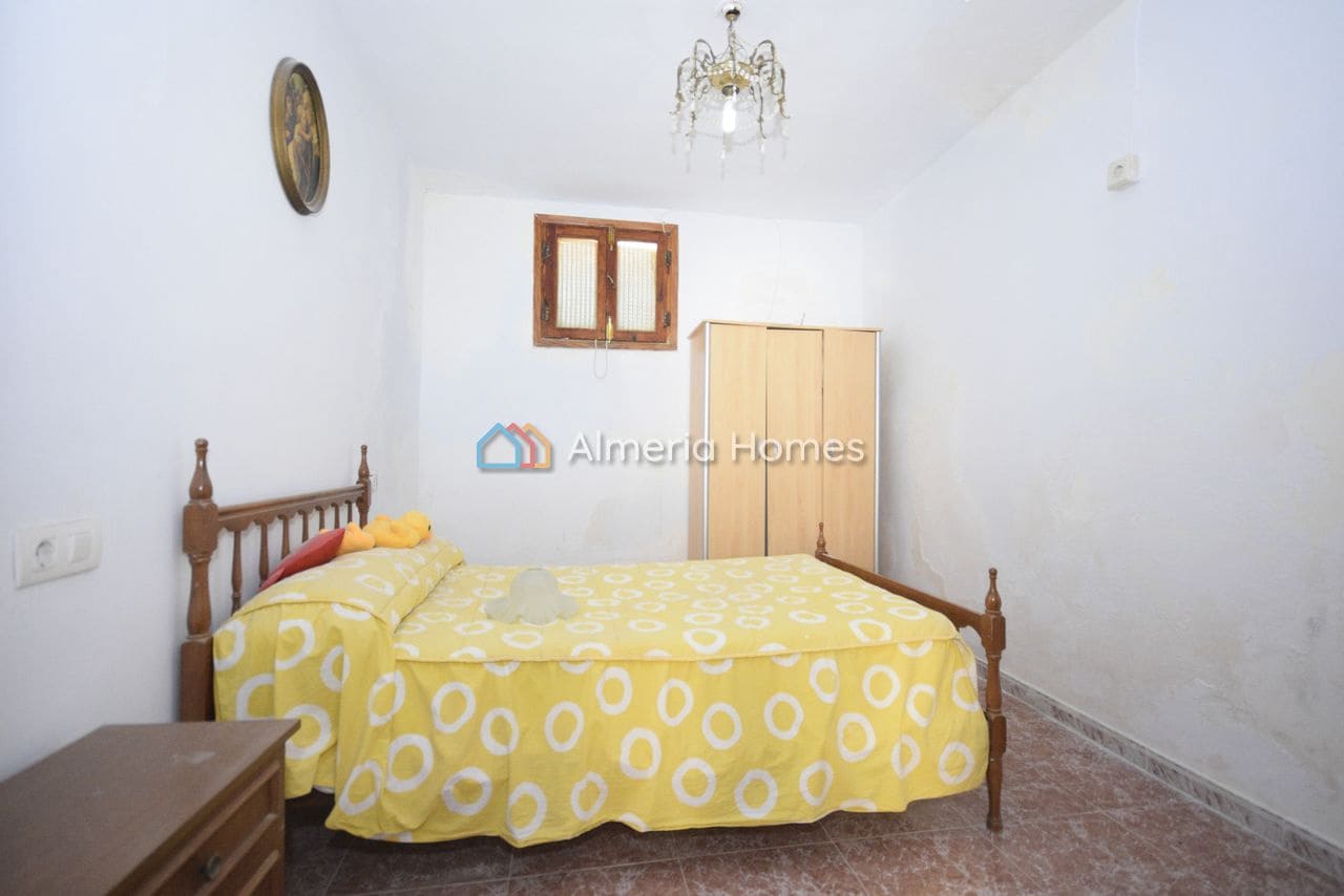 5 sypialnia Dom na sprzedaż w Oria - 69 995 € (Ref: 8807340)