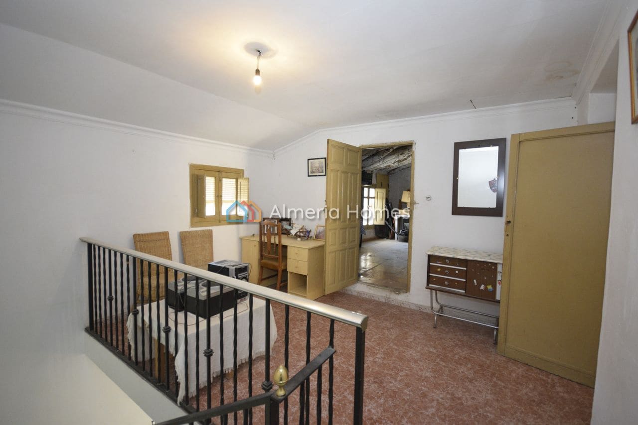 5 sypialnia Dom na sprzedaż w Oria - 69 995 € (Ref: 8807340)