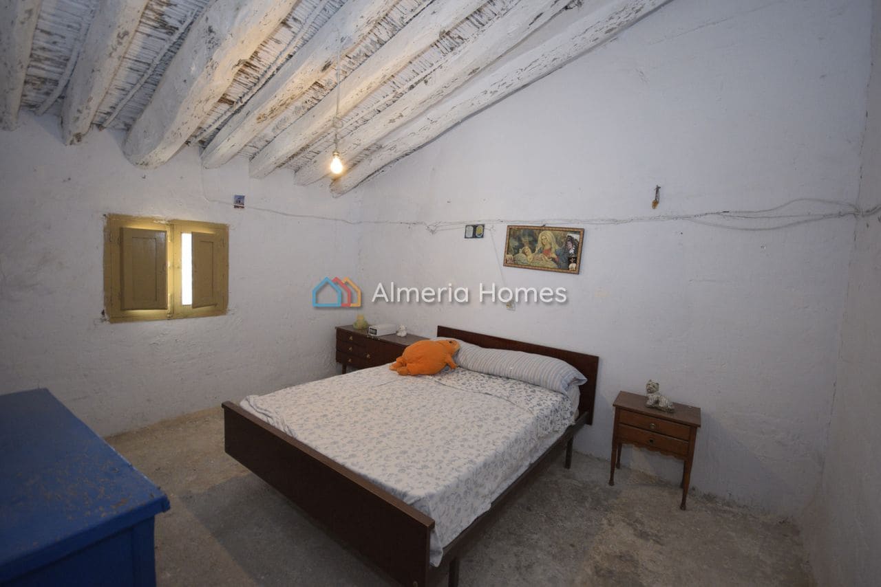 5 sypialnia Dom na sprzedaż w Oria - 69 995 € (Ref: 8807340)