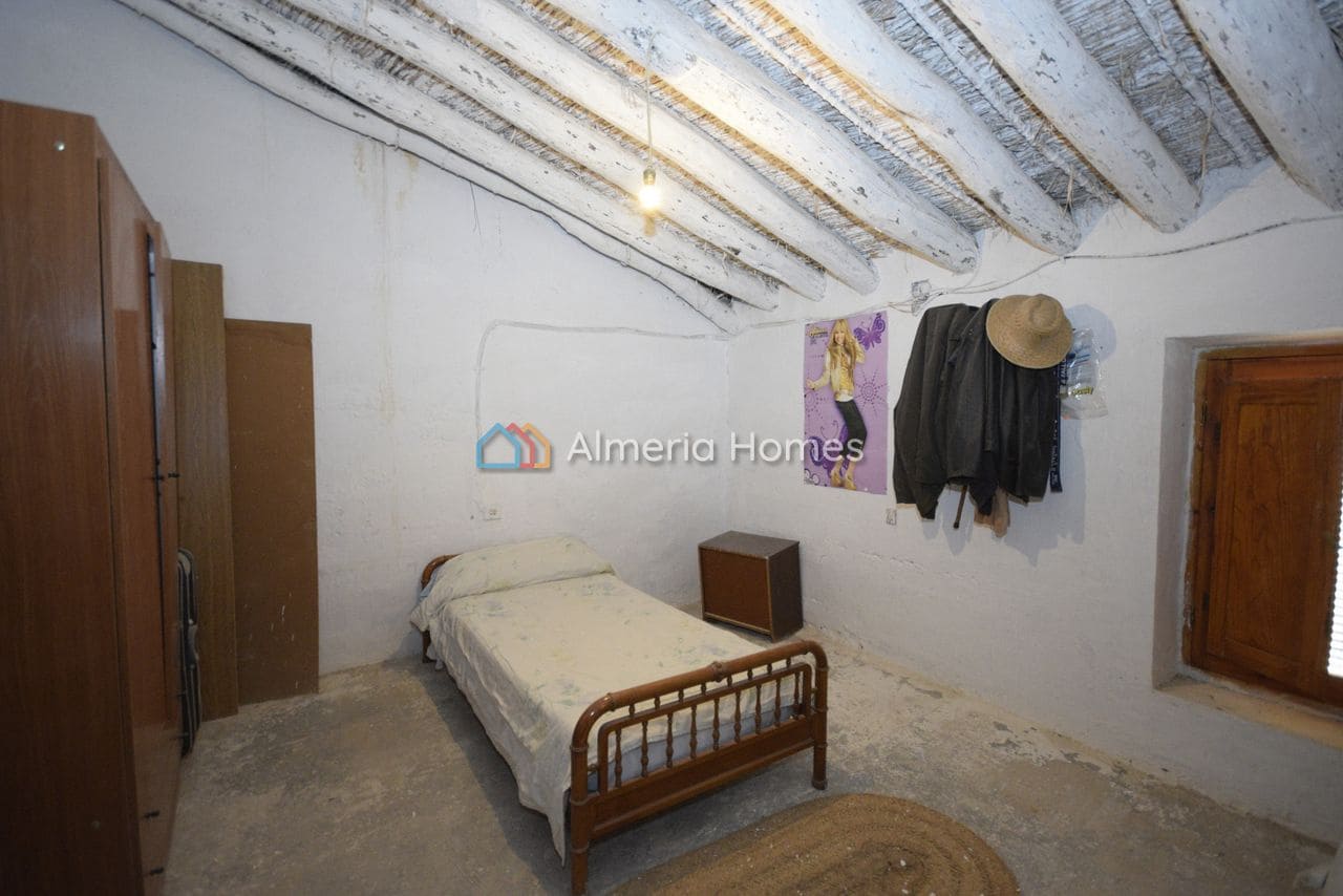 5 sypialnia Dom na sprzedaż w Oria - 69 995 € (Ref: 8807340)