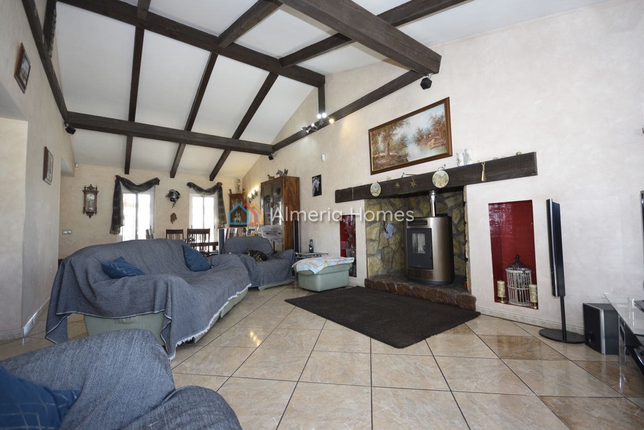 4 soveværelse Villa til salg i Seron med swimmingpool - € 374.995 (Ref: 8846639)