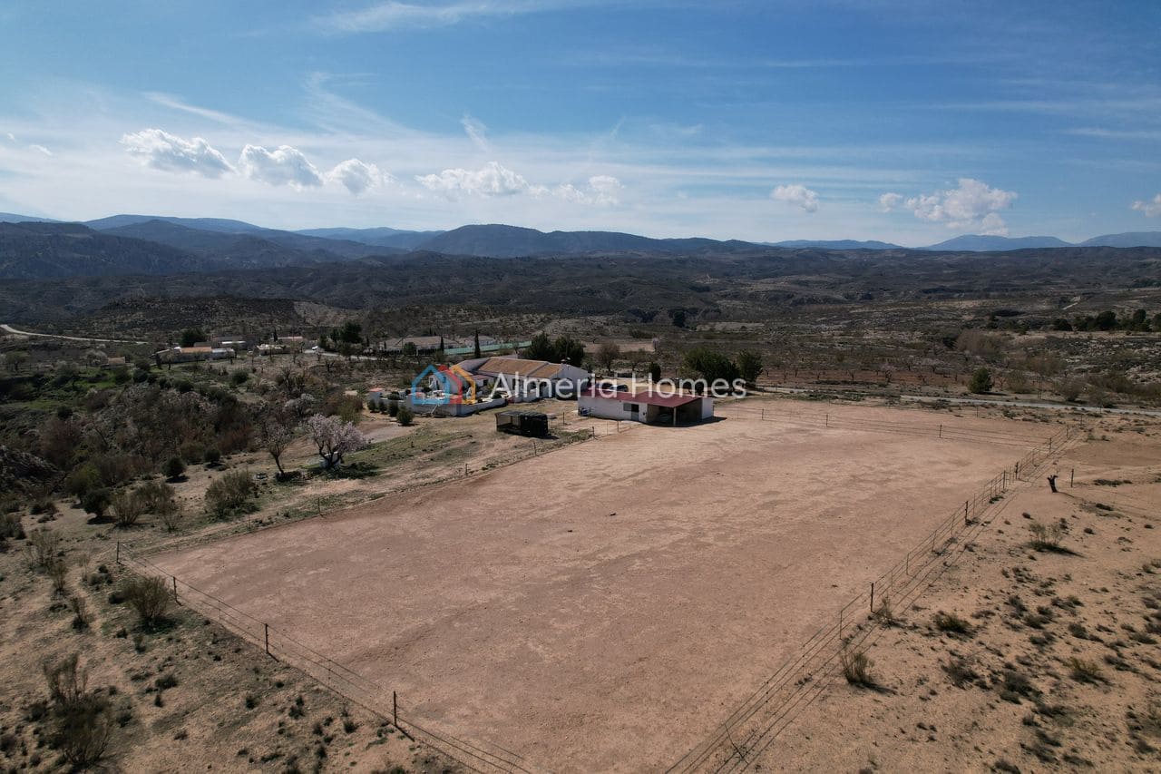 4 soveværelse Villa til salg i Seron med swimmingpool - € 374.995 (Ref: 8846639)