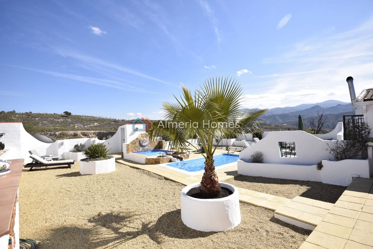 4 soveværelse Villa til salg i Seron med swimmingpool - € 374.995 (Ref: 8846639)