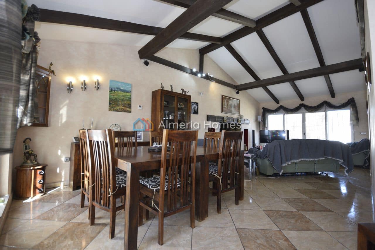 4 soveværelse Villa til salg i Seron med swimmingpool - € 374.995 (Ref: 8846639)