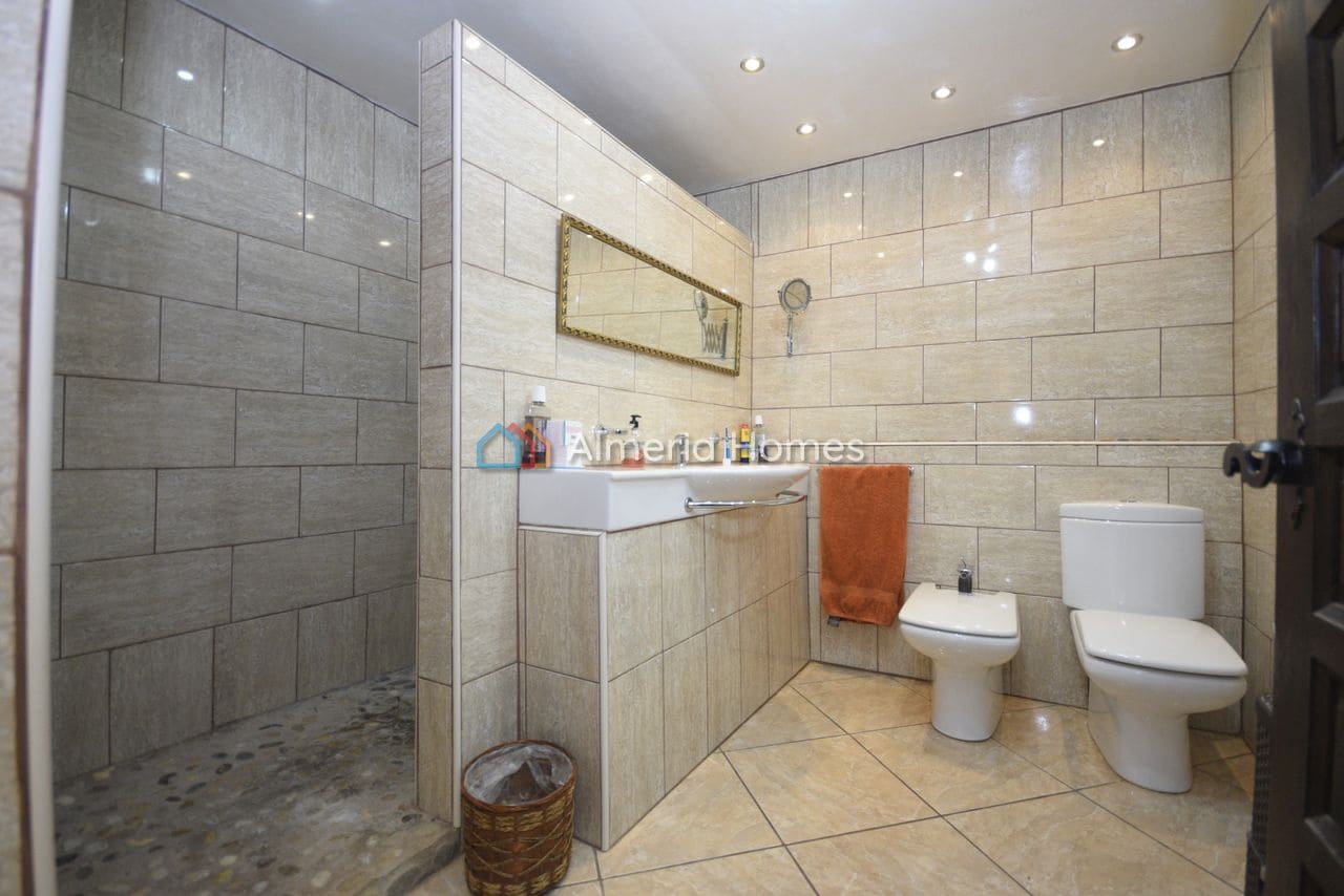 4 soveværelse Villa til salg i Seron med swimmingpool - € 374.995 (Ref: 8846639)