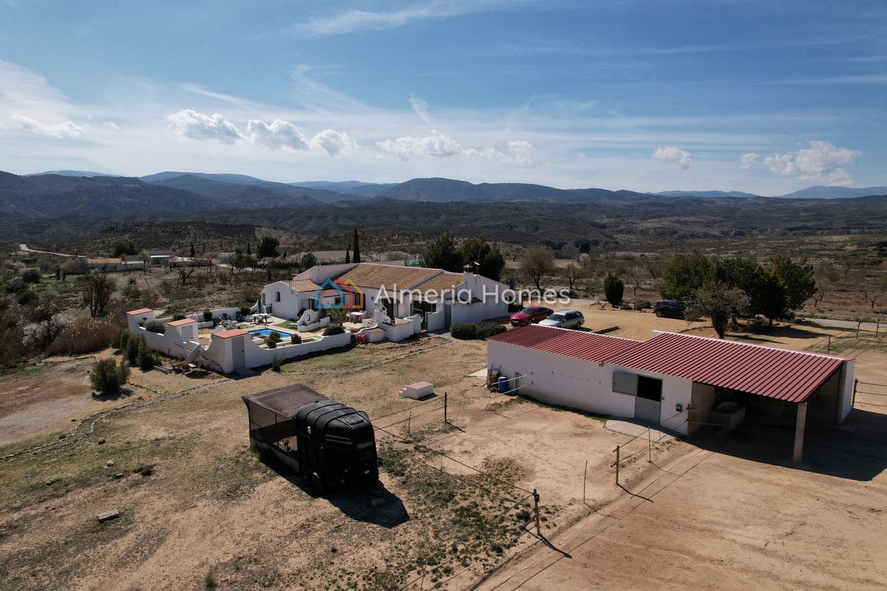 4 soveværelse Villa til salg i Seron med swimmingpool - € 374.995 (Ref: 8846639)