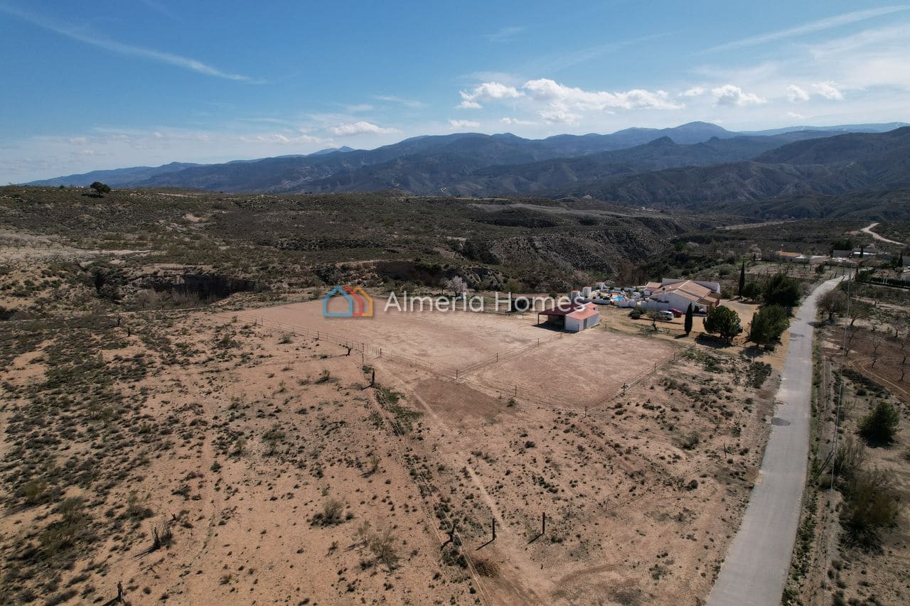 4 soveværelse Villa til salg i Seron med swimmingpool - € 374.995 (Ref: 8846639)