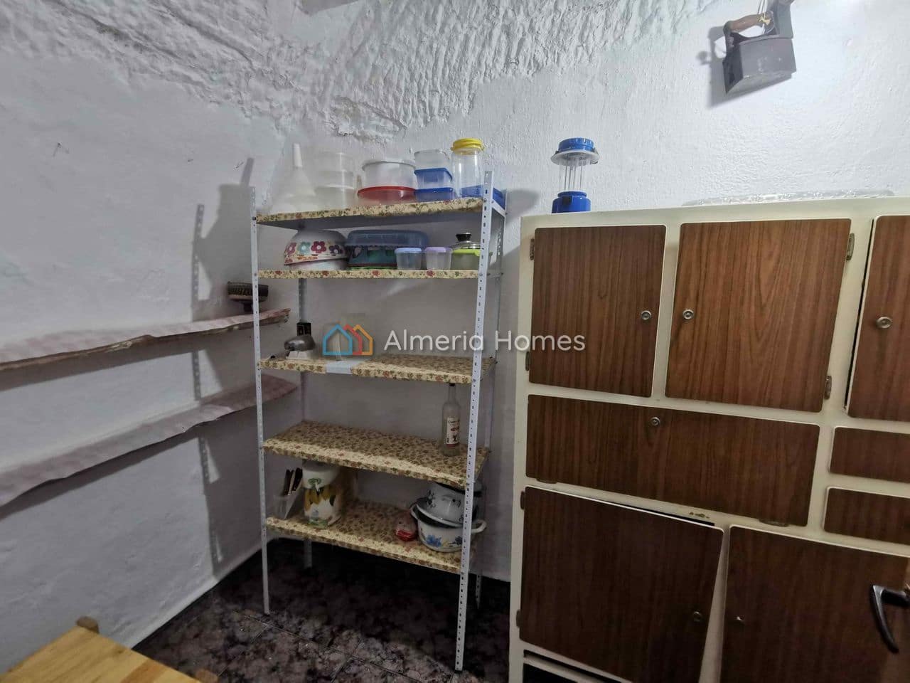 5 soveværelse Hulehus til salg i Benamaurel - € 50.000 (Ref: 8852999)