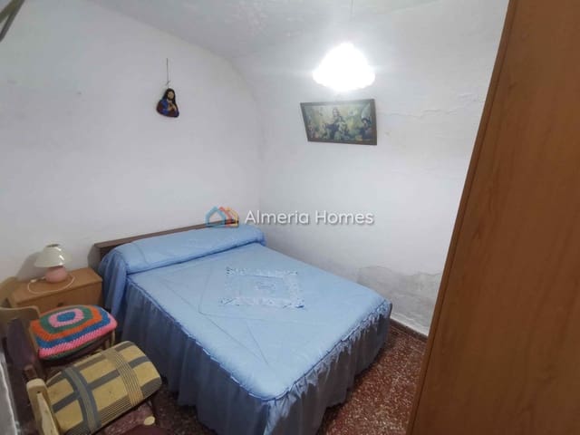 5 soveværelse Hulehus til salg i Benamaurel - € 50.000 (Ref: 8852999)