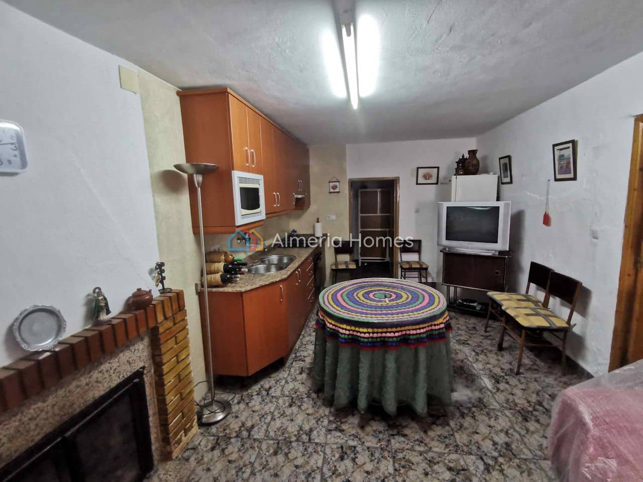 5 bedroom Cave House for sale in Benamaurel - € 50,000 (Ref: 8852999)