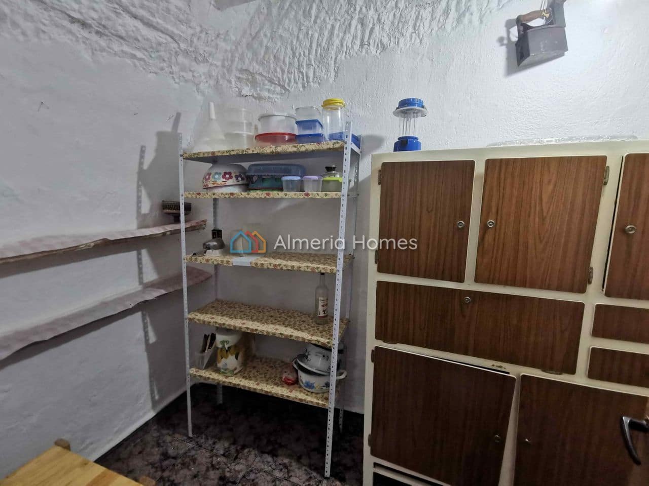 5 bedroom Cave House for sale in Benamaurel - € 50,000 (Ref: 8852999)