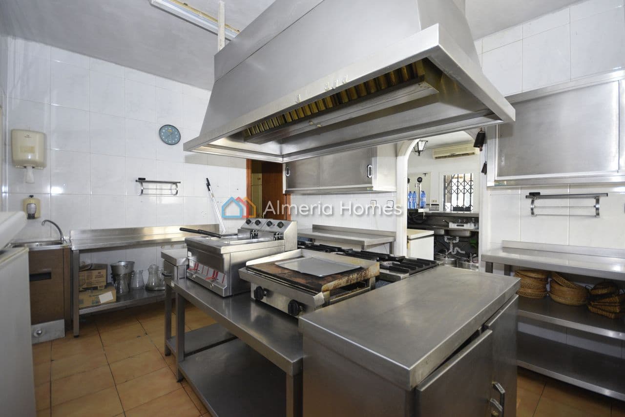 6 Zimmer Gewerbe zu verkaufen in Albanchez - 249.995 € (Ref: 8905759)