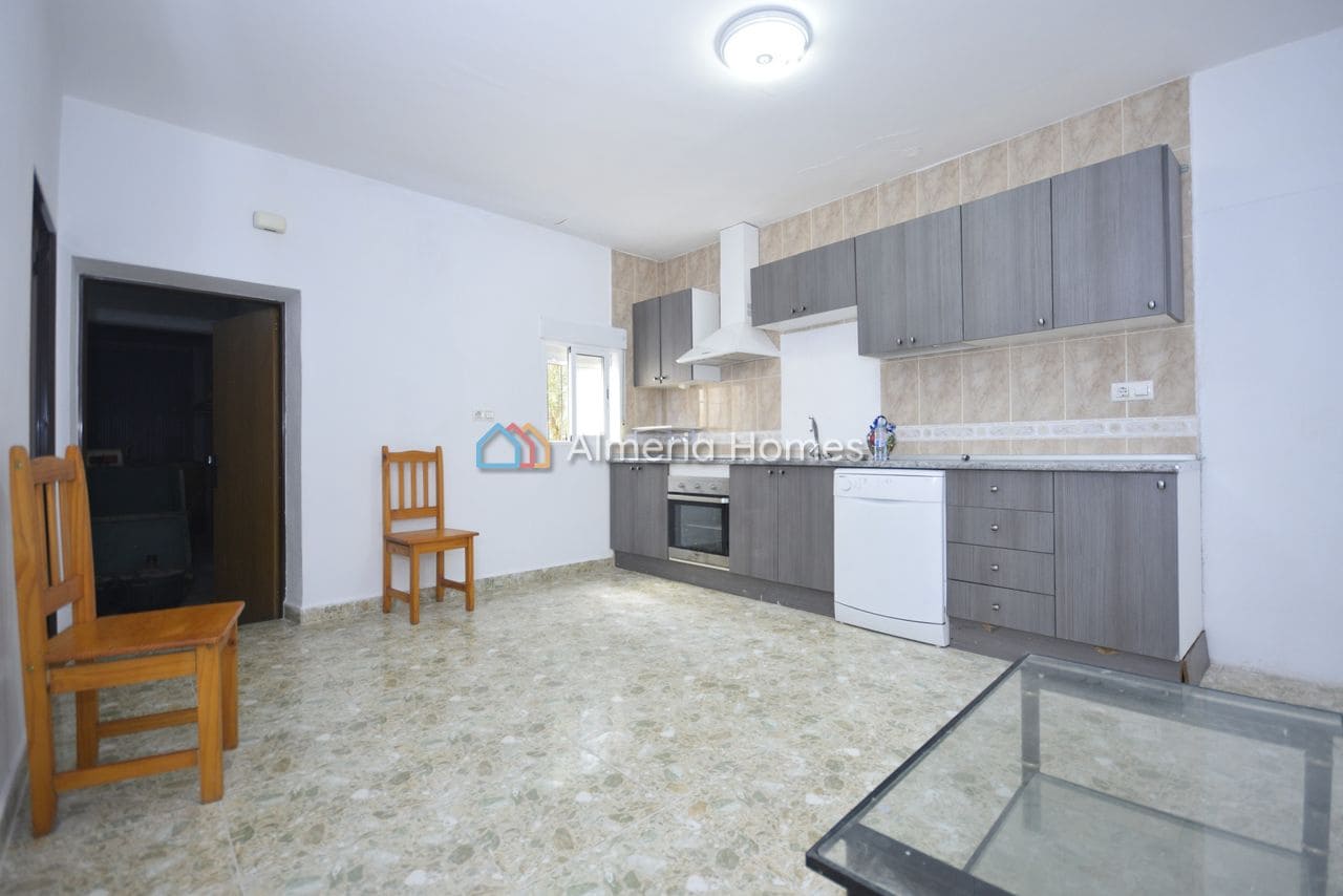 10 bedroom Finca/Country House for sale in Albox with garage - € 165,000 (Ref: 8906290)