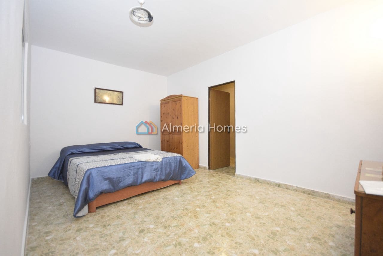 10 bedroom Finca/Country House for sale in Albox with garage - € 165,000 (Ref: 8906290)