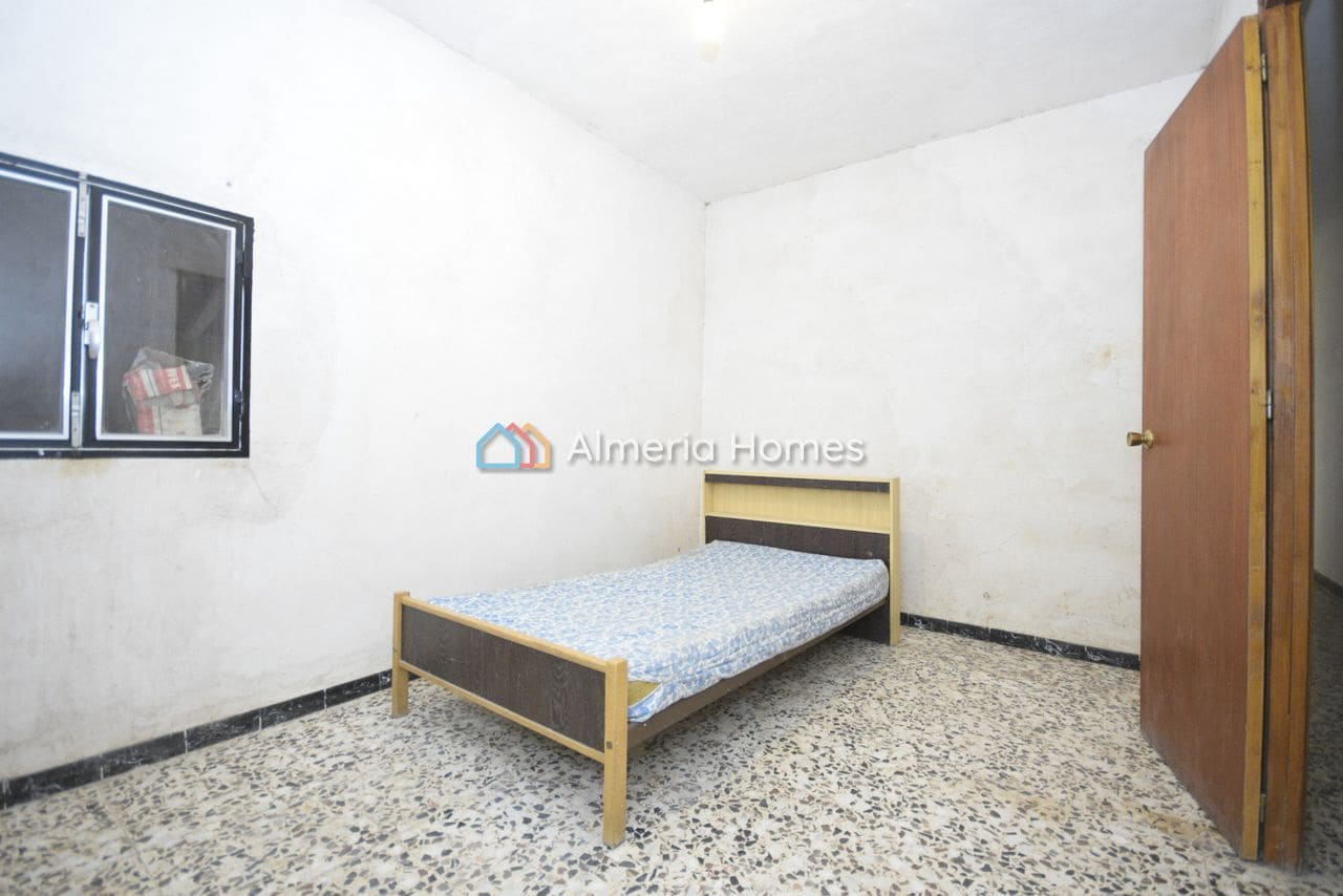 10 bedroom Finca/Country House for sale in Albox with garage - € 165,000 (Ref: 8906290)