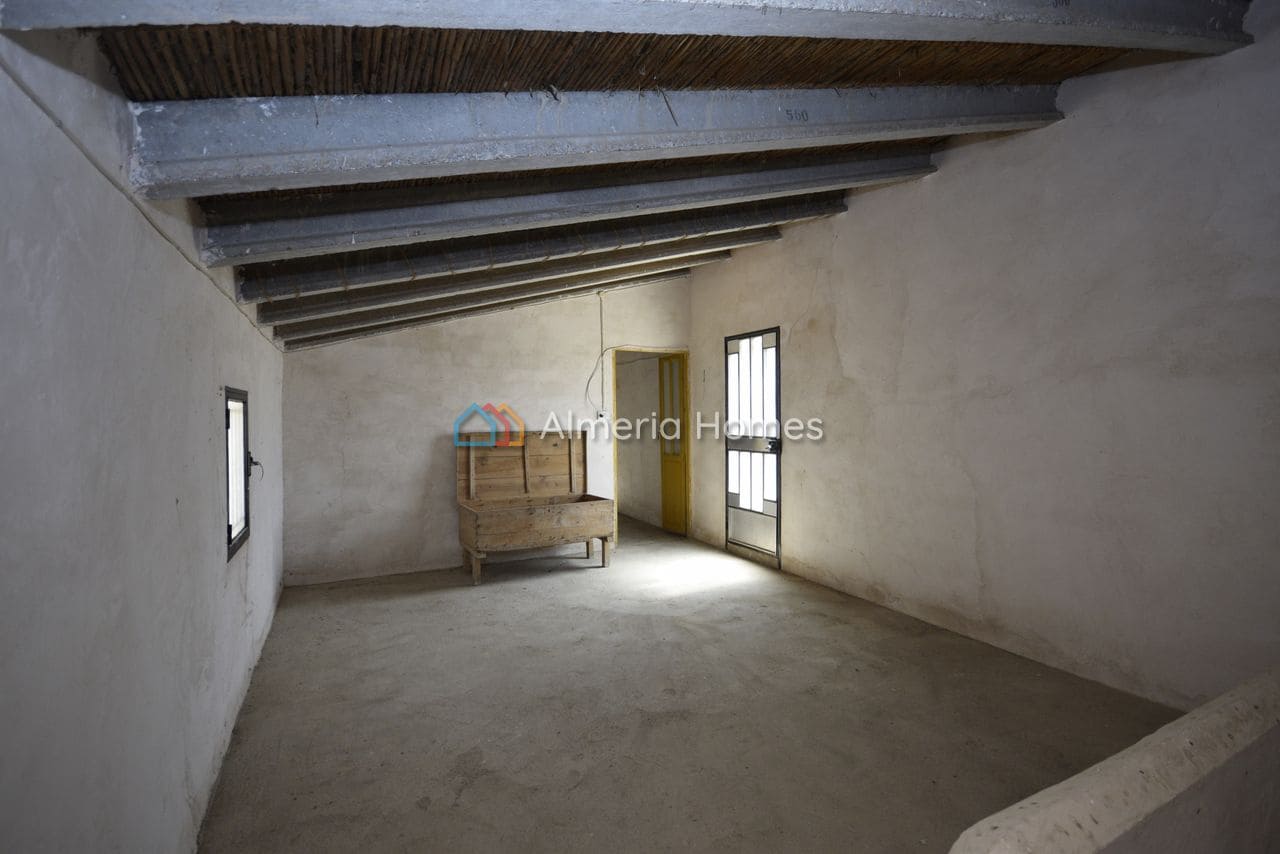 10 bedroom Finca/Country House for sale in Albox with garage - € 165,000 (Ref: 8906290)