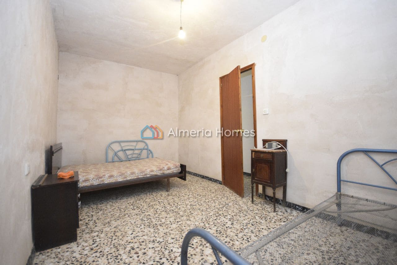 10 bedroom Finca/Country House for sale in Albox with garage - € 165,000 (Ref: 8906290)