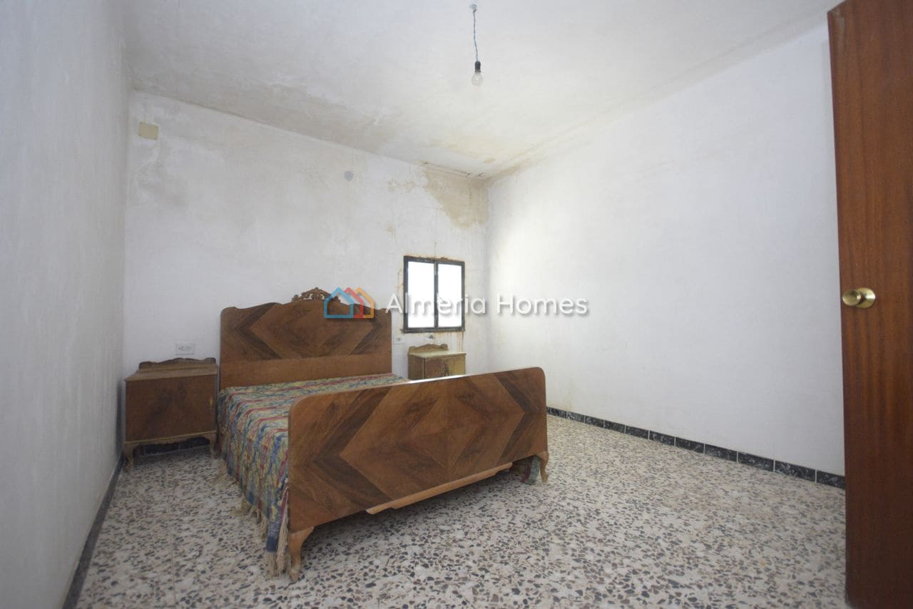 10 bedroom Finca/Country House for sale in Albox with garage - € 165,000 (Ref: 8906290)