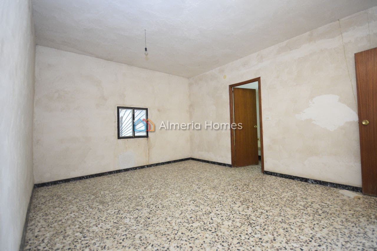 10 bedroom Finca/Country House for sale in Albox with garage - € 165,000 (Ref: 8906290)