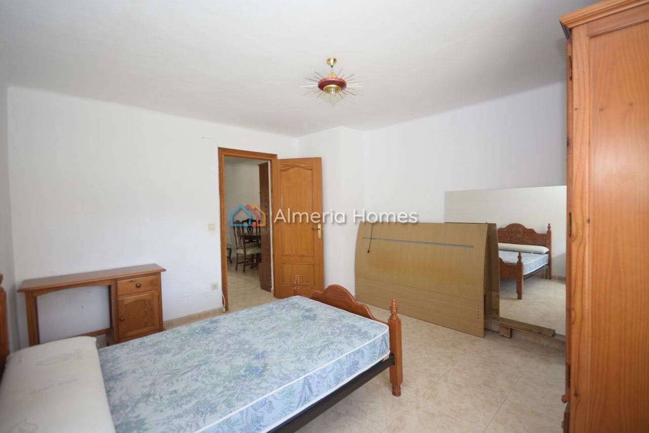 4 soveværelse Byhus til salg i Santopetar - € 89.000 (Ref: 8920240)