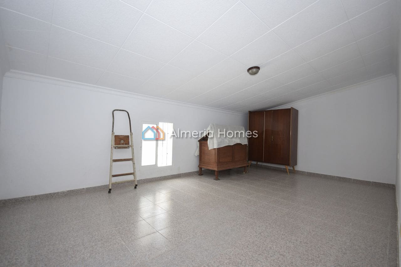 4 soveværelse Byhus til salg i Santopetar - € 89.000 (Ref: 8920240)