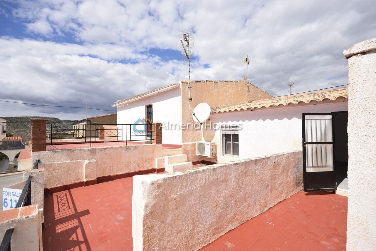 4 soveværelse Byhus til salg i Santopetar - € 89.000 (Ref: 8920240)