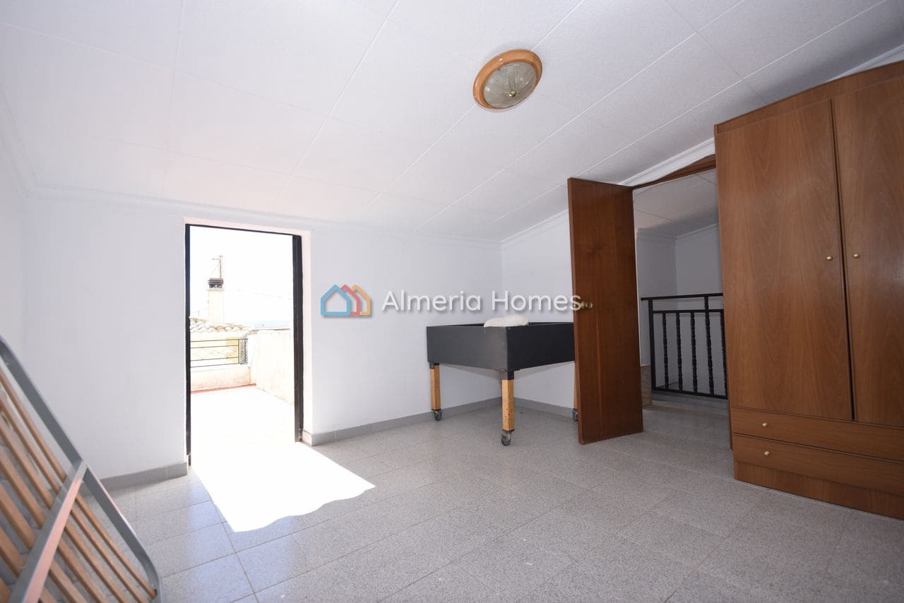 4 soveværelse Byhus til salg i Santopetar - € 89.000 (Ref: 8920240)