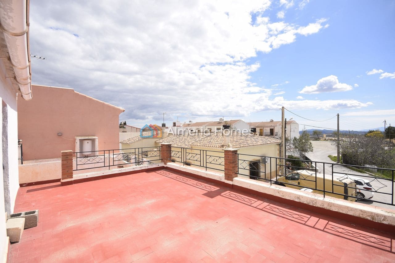 4 soveværelse Byhus til salg i Santopetar - € 89.000 (Ref: 8920240)