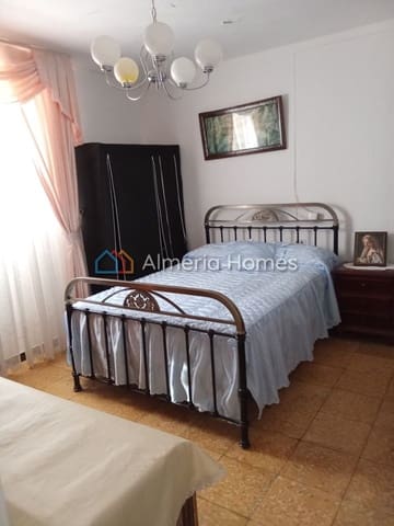 Casa de 3 habitaciones en El Hijate, Alcóntar en venta - 40.000 € (Ref: 8925086)