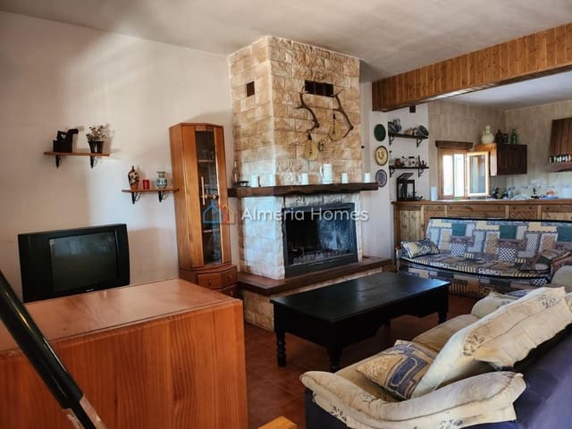 3 soveværelse Finca/Landehus til salg i Serón med swimmingpool - € 120.000 (Ref: 8925088)