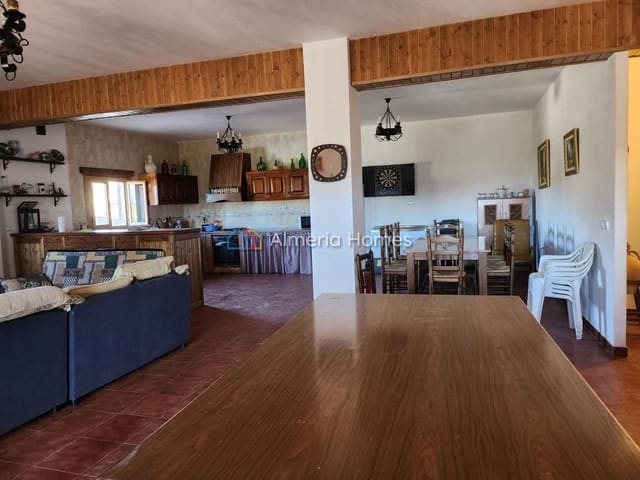 3 soveværelse Finca/Landehus til salg i Serón med swimmingpool - € 120.000 (Ref: 8925088)