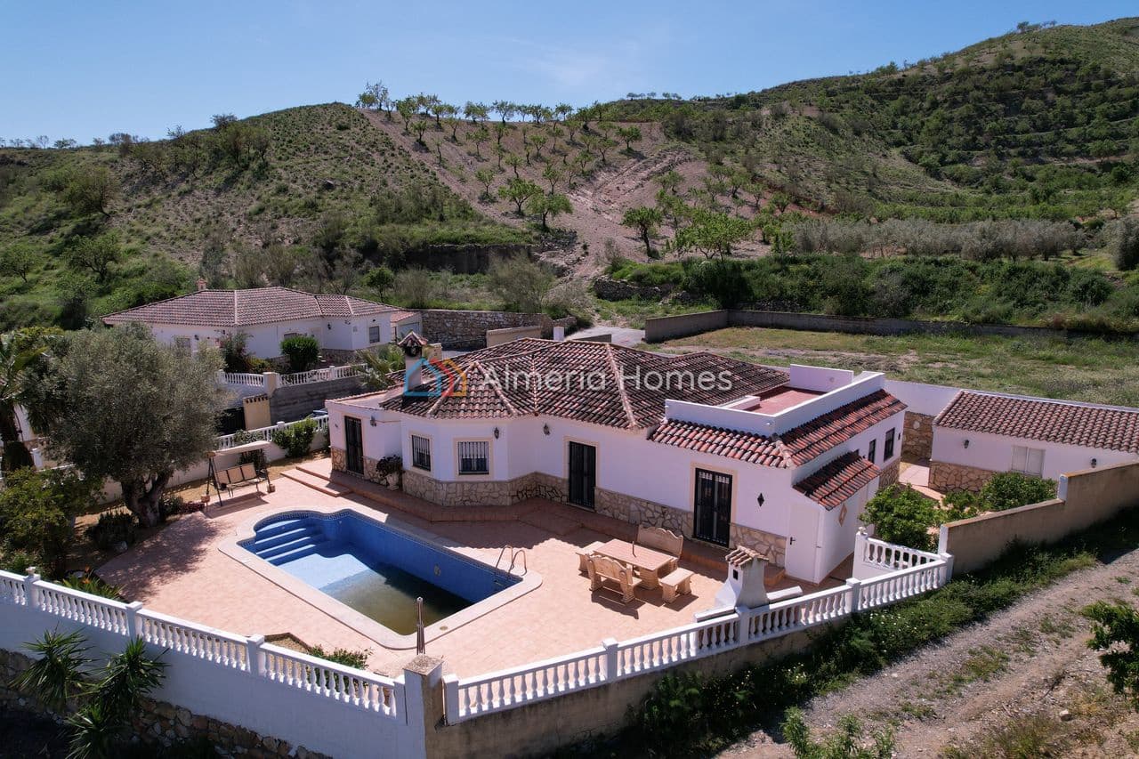 5 sovrum Villa till salu i Arboleas med pool - 369 995 € (Ref: 8927622)