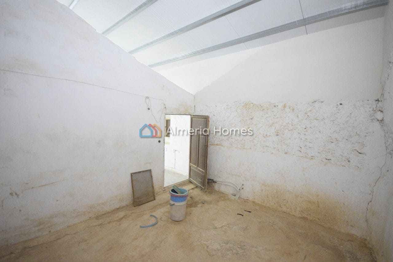 6 soveværelse Byhus til salg i Chirivel med garage - € 124.500 (Ref: 8981677)