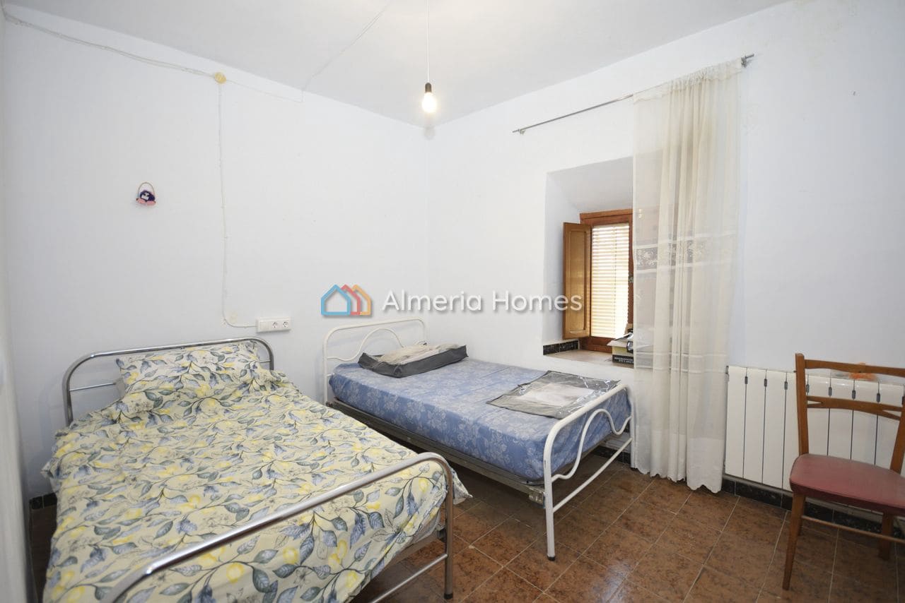 6 soveværelse Byhus til salg i Chirivel med garage - € 124.500 (Ref: 8981677)