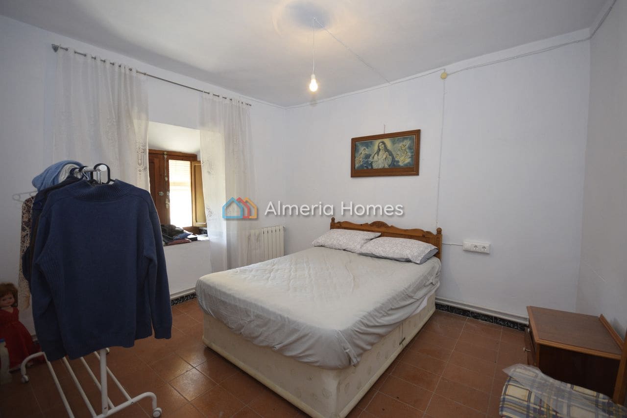 6 soveværelse Byhus til salg i Chirivel med garage - € 124.500 (Ref: 8981677)