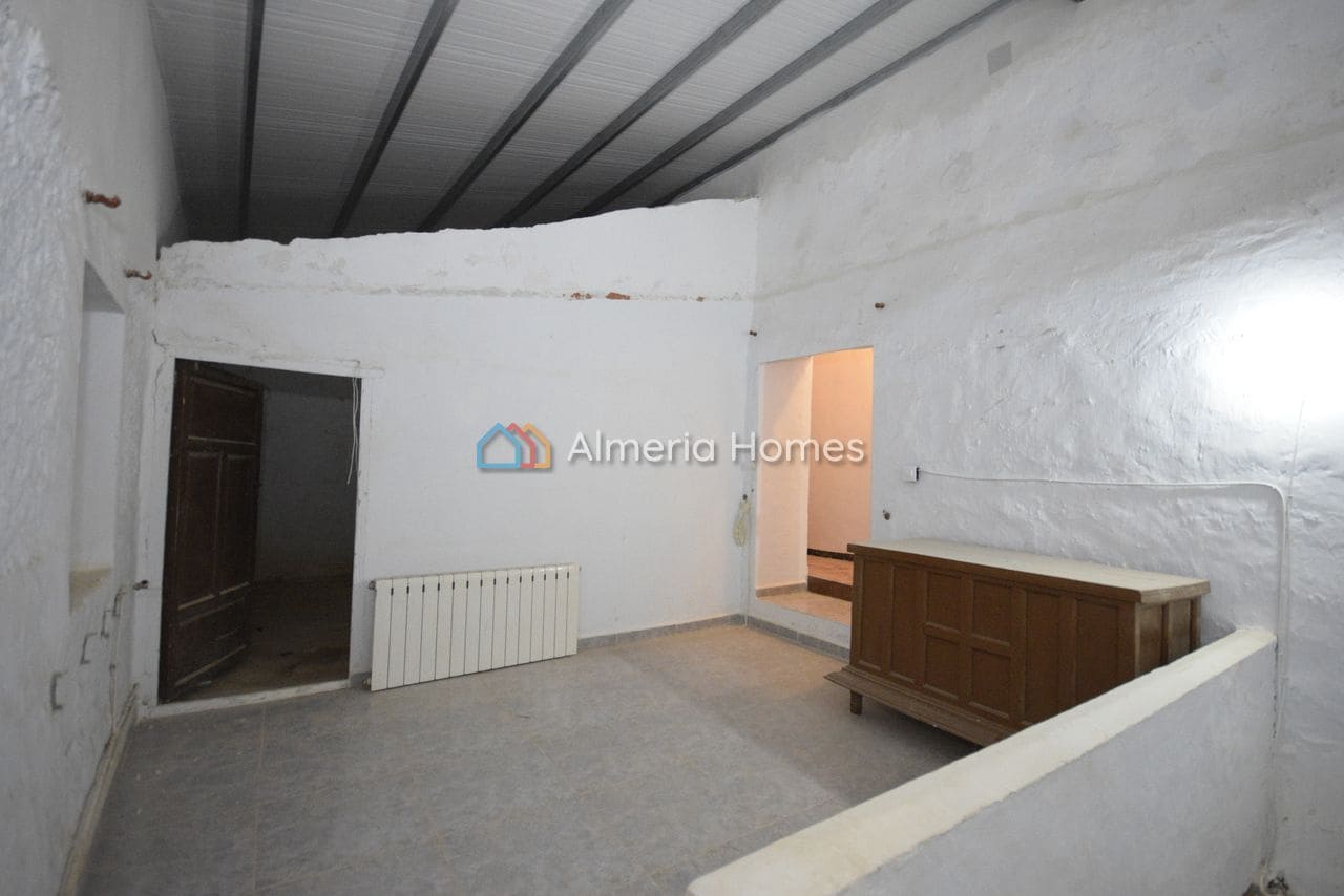 6 soveværelse Byhus til salg i Chirivel med garage - € 124.500 (Ref: 8981677)