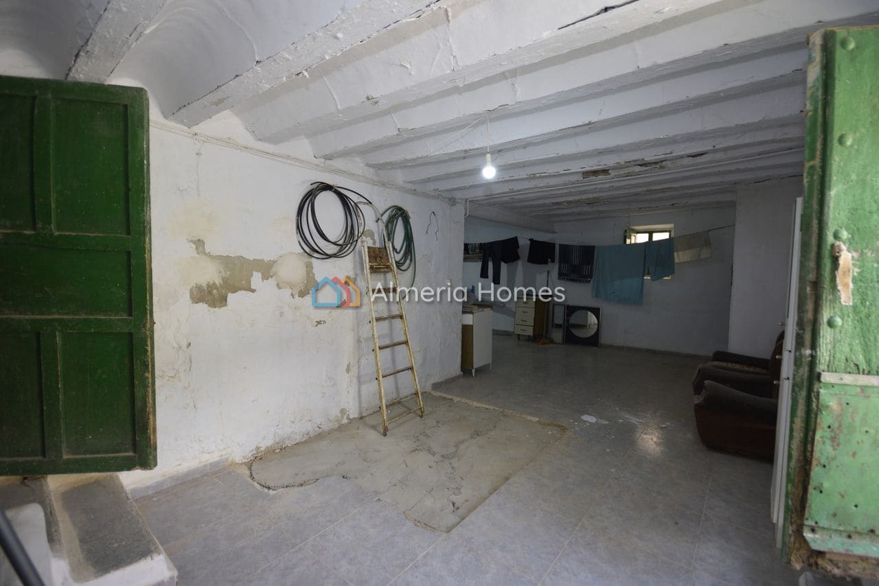 6 soveværelse Byhus til salg i Chirivel med garage - € 124.500 (Ref: 8981677)