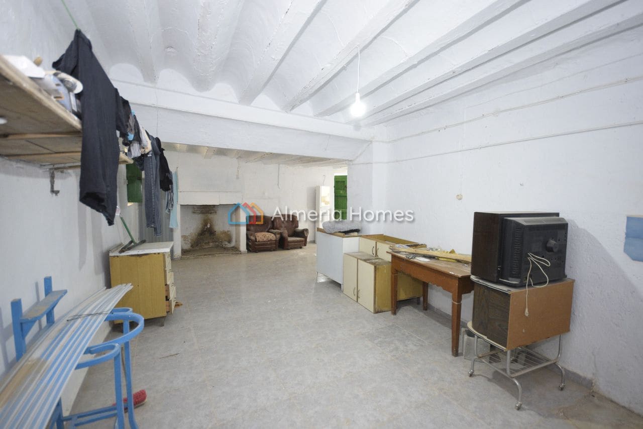 6 soveværelse Byhus til salg i Chirivel med garage - € 124.500 (Ref: 8981677)