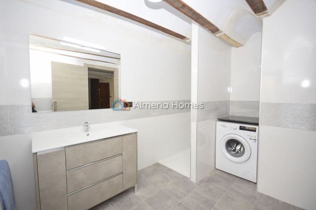 6 makuuhuone Omakotitalo myytävänä paikassa Chirivel mukana 
autotalli - 124 500 € (Ref: 8981677)