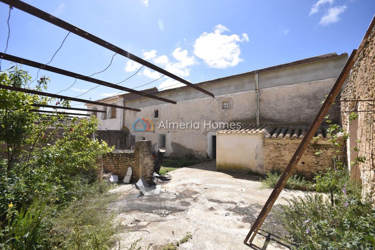 6 soveværelse Byhus til salg i Chirivel med garage - € 124.500 (Ref: 8981677)