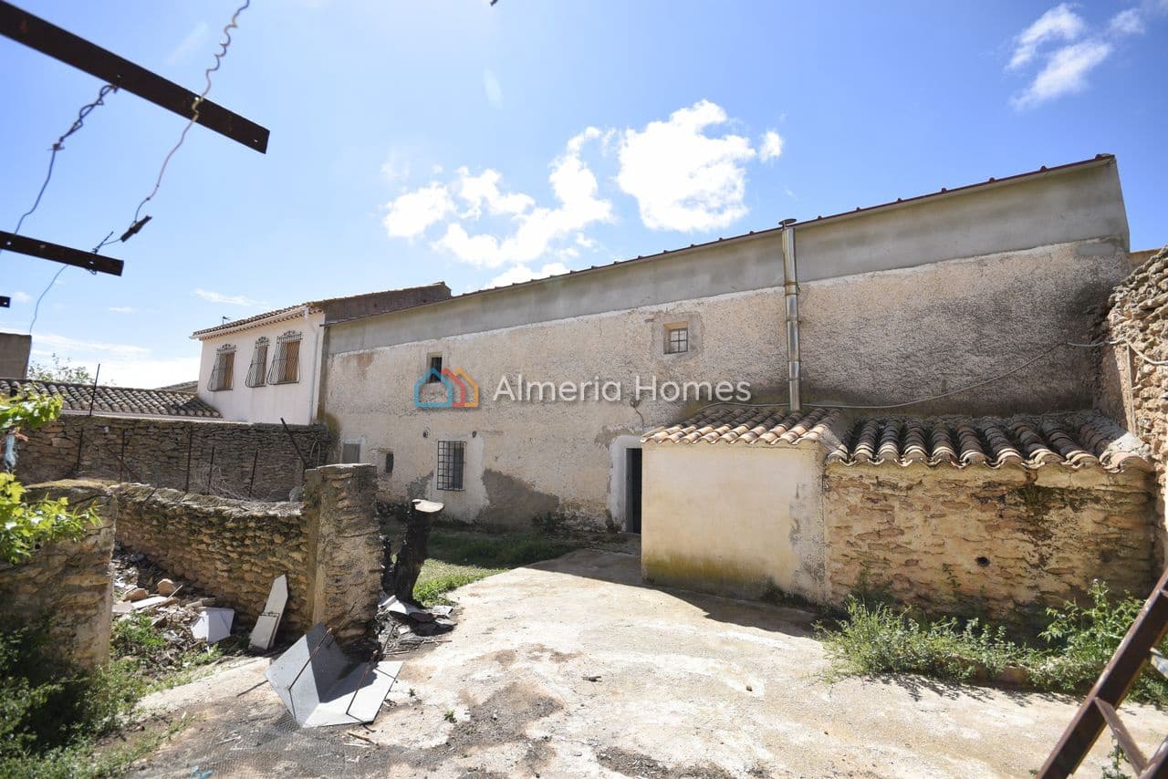 6 soveværelse Byhus til salg i Chirivel med garage - € 124.500 (Ref: 8981677)