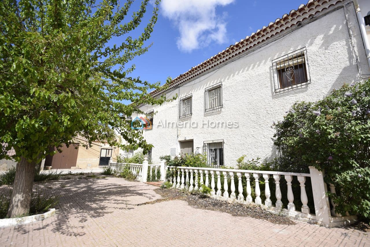 6 soveværelse Byhus til salg i Chirivel med garage - € 124.500 (Ref: 8981677)