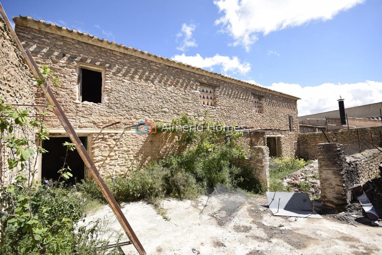 6 soveværelse Byhus til salg i Chirivel med garage - € 124.500 (Ref: 8981677)