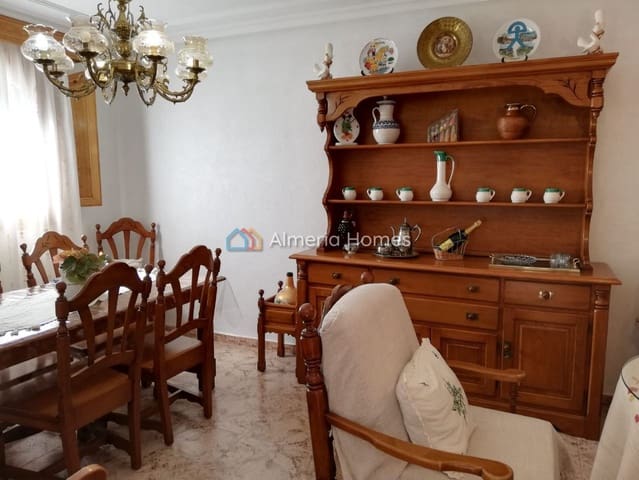 3 soveværelse Byhus til salg i Urrácal - € 80.000 (Ref: 8992992)