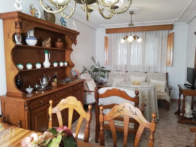 3 soveværelse Byhus til salg i Urrácal - € 80.000 (Ref: 8992992)