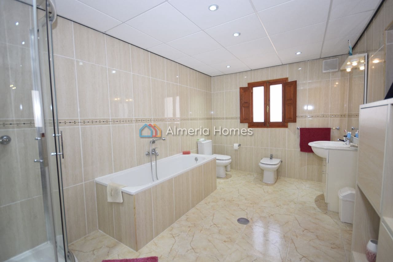 4 slaapkamer Villa te koop in Seron - € 160.000 (Ref: 9004176)