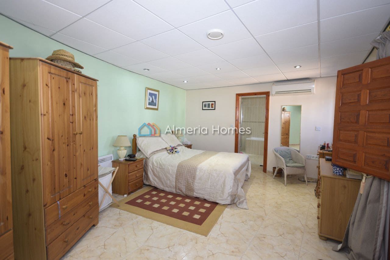 4 slaapkamer Villa te koop in Seron - € 160.000 (Ref: 9004176)