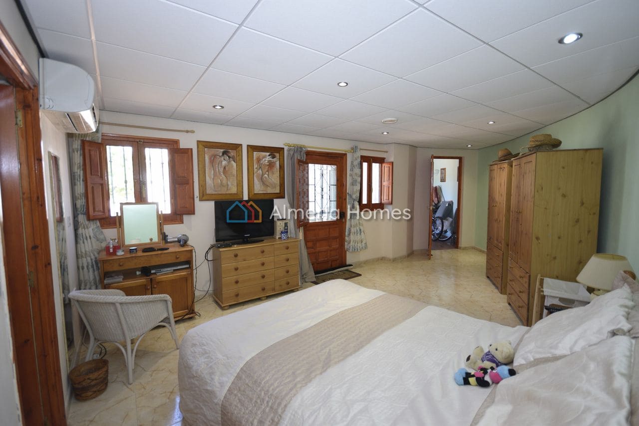 4 slaapkamer Villa te koop in Seron - € 160.000 (Ref: 9004176)