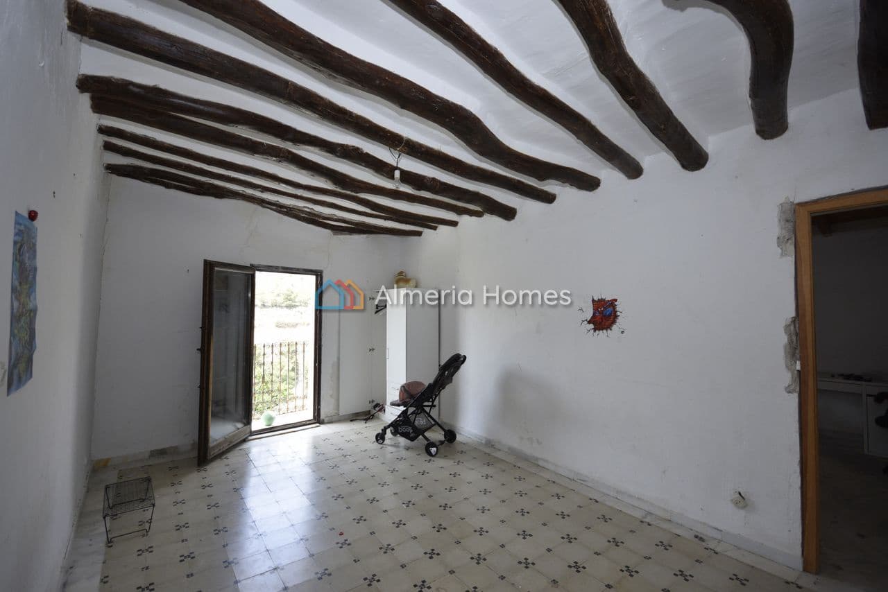 5 soveværelse Byhus til salg i Urracal - € 50.000 (Ref: 9061808)